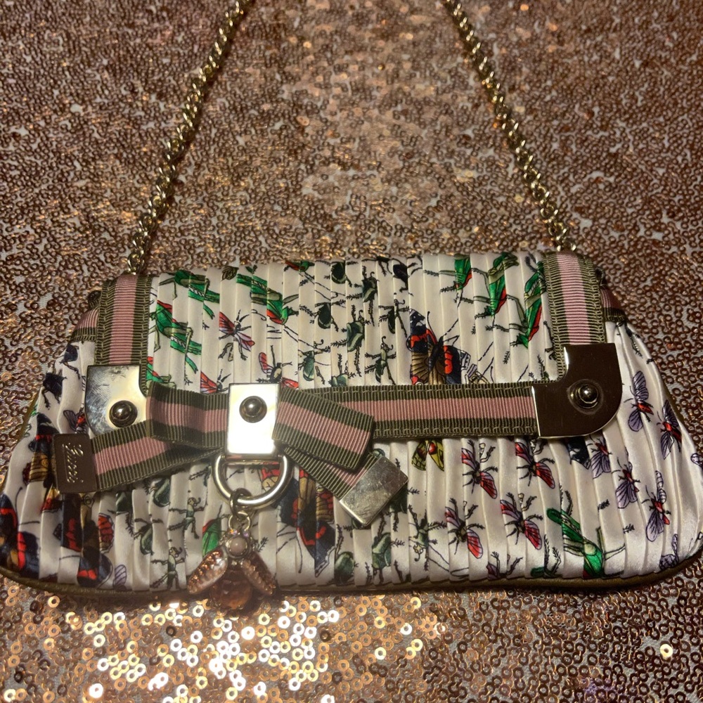 GUCCI RARE small silk “fauna” clutch with gold chain and  bug charm.